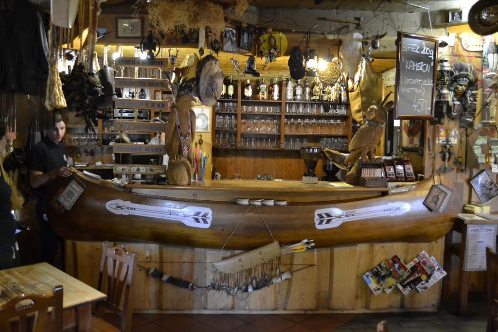 Restaurant A Penzion Steak Station Пардубице Екстериор снимка