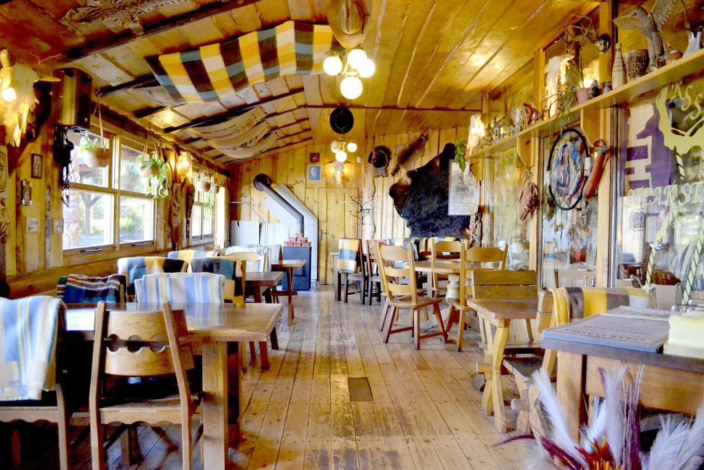 Restaurant A Penzion Steak Station Пардубице Екстериор снимка