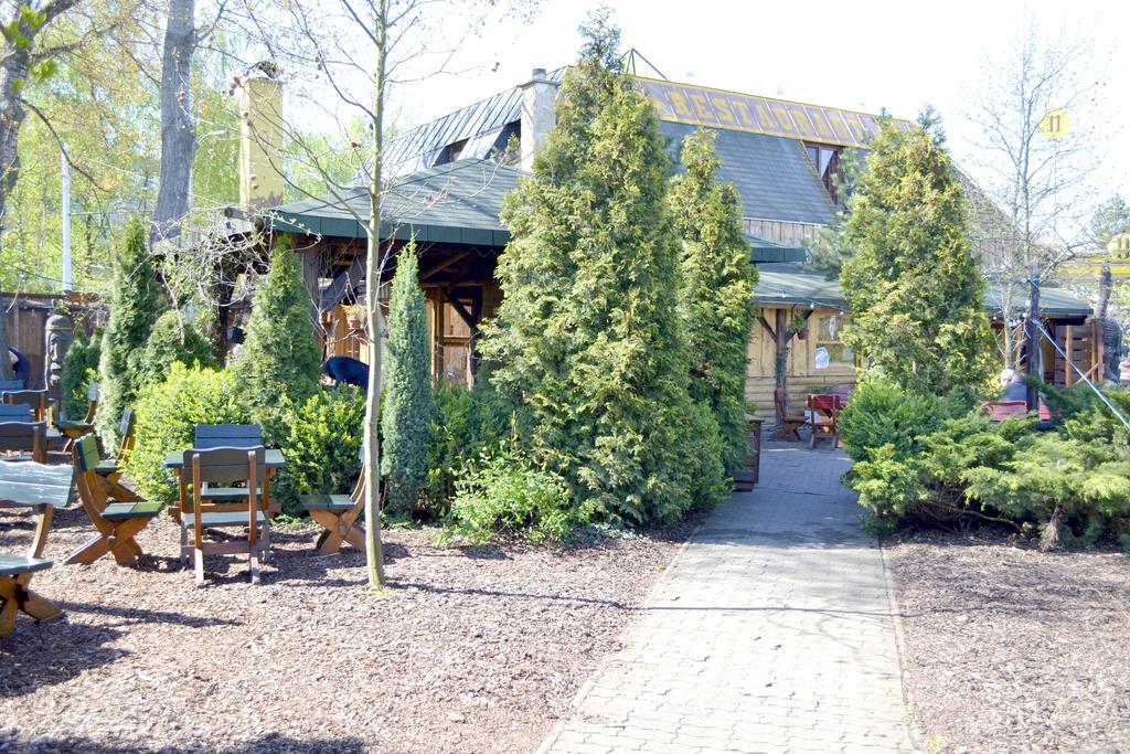Restaurant A Penzion Steak Station Пардубице Екстериор снимка