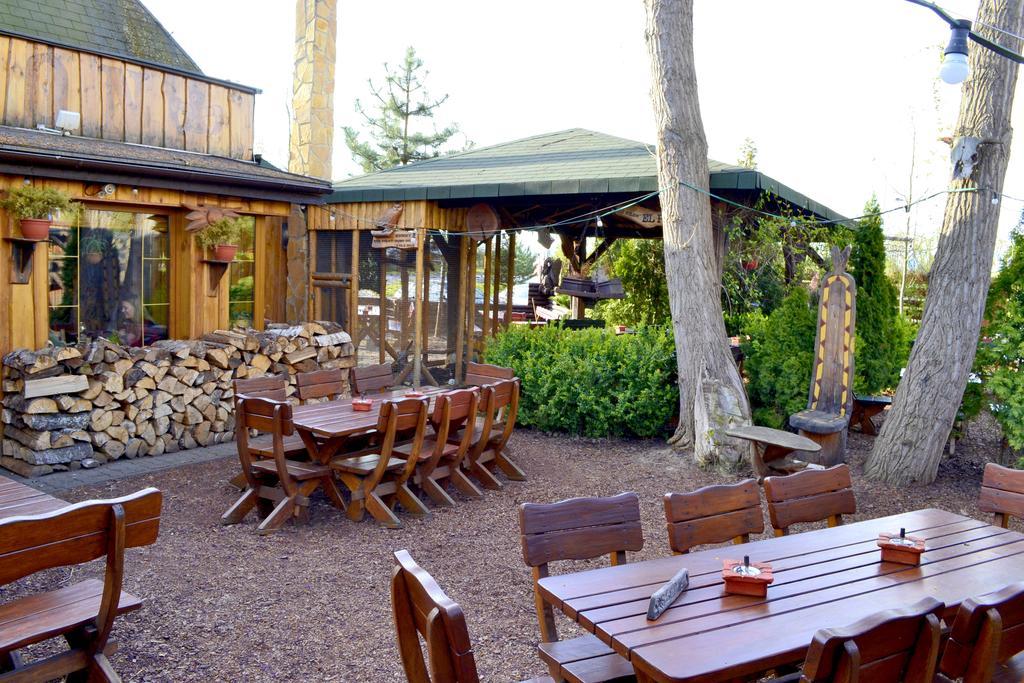 Restaurant A Penzion Steak Station Пардубице Екстериор снимка