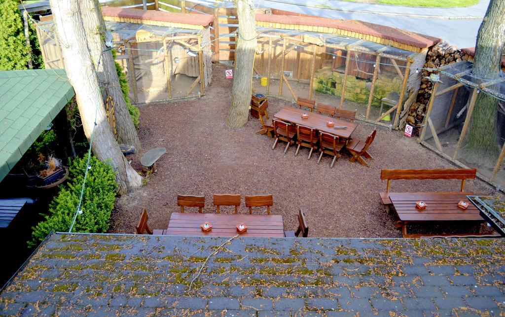 Restaurant A Penzion Steak Station Пардубице Екстериор снимка